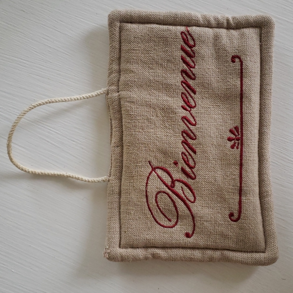Fabric Hanging Bienvenue Sign